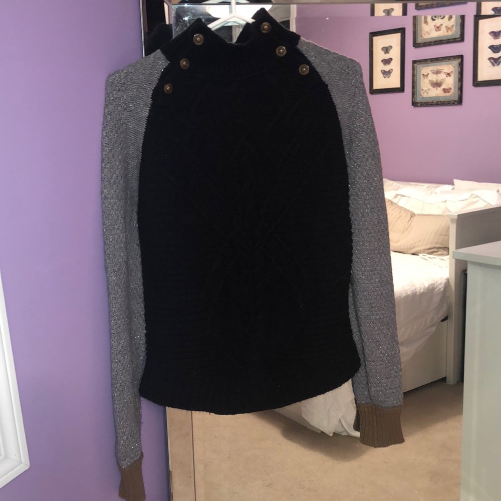 Inwear knit turtle neck sweater with buttons